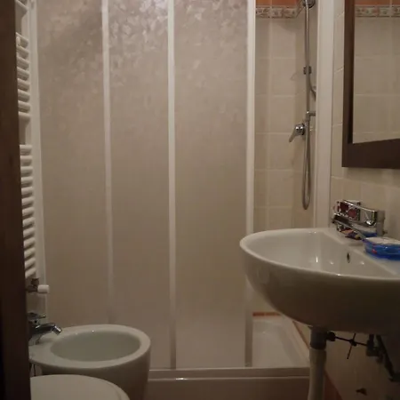 Podere Monte Corno Kır Evi *
