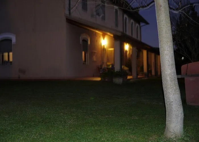 Podere Monte Corno Εξοχικό σπίτι *